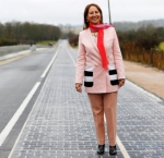 Tourouvre, Ségolène Royal sur la première route solaire.jpg